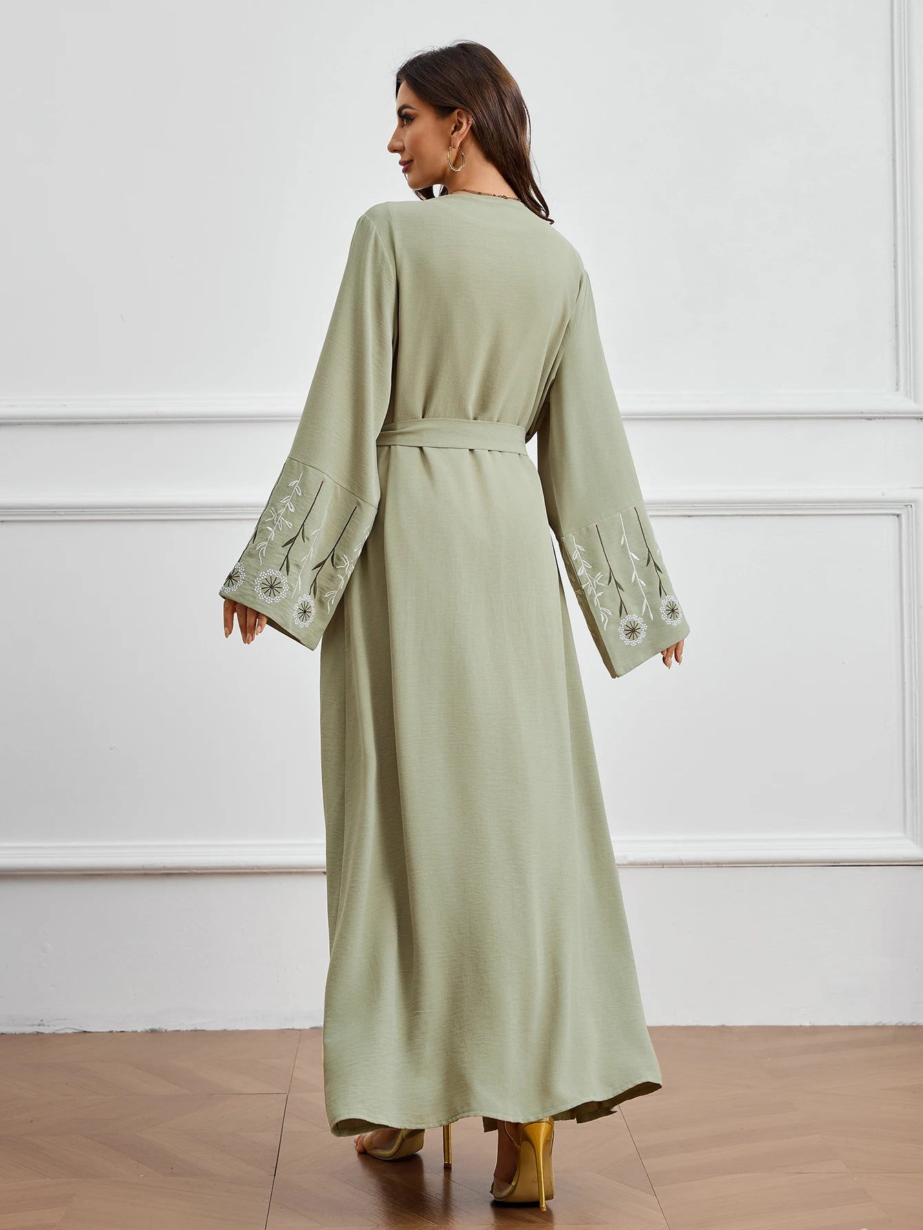 Green Muslim Abaya Gorgeous Dubai Style Floral Embroidery Belt Robe Muslim Clothing Ramadan Eid Kaftan Overcoat Outwear Clothes