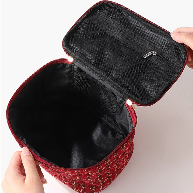 Large Capacity Portable Travel Toiletry Bag New Plaid Portable Small Fragrance Makeup Bag Go out Makeup Bag