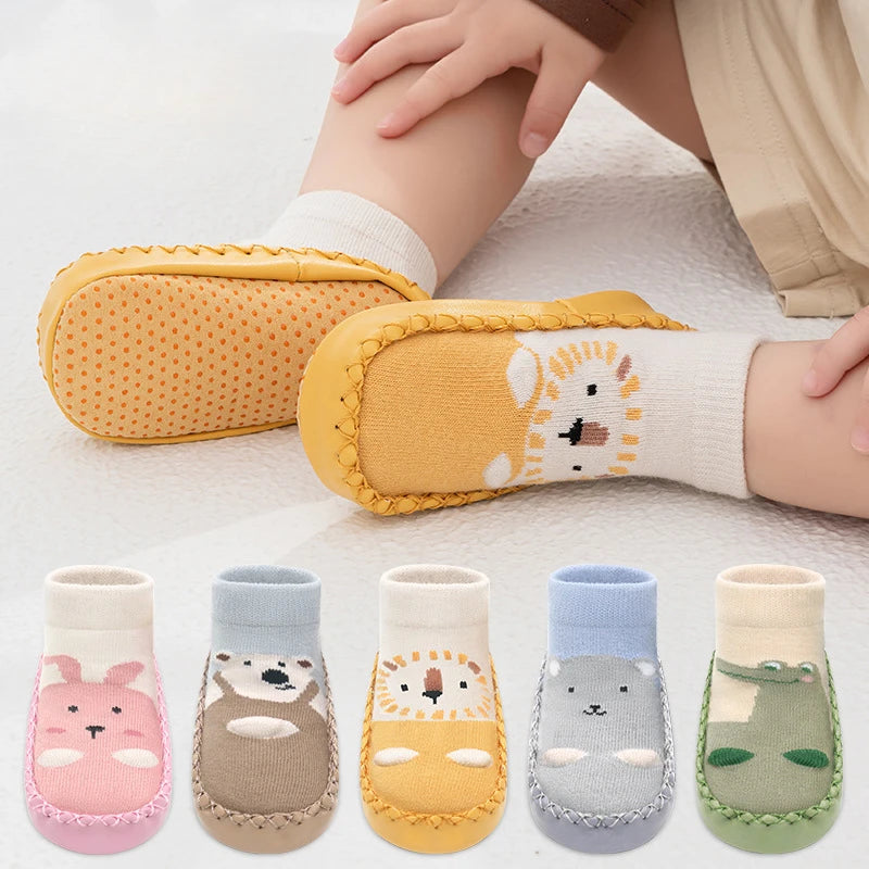 New Baby Anti Slip Walking Shoes for Infants and Toddlers Glued Anti Slip Floor Boat Socks Low Top Cartoon Leather Sole Socks