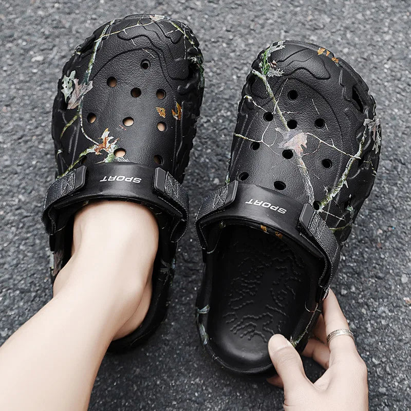 Summer Men Sandals Outdoor Slippers Soft Garden Clogs Hole Male Casual Shoes Fashion Water Shoes Comfort Home Soft Beach Shoes