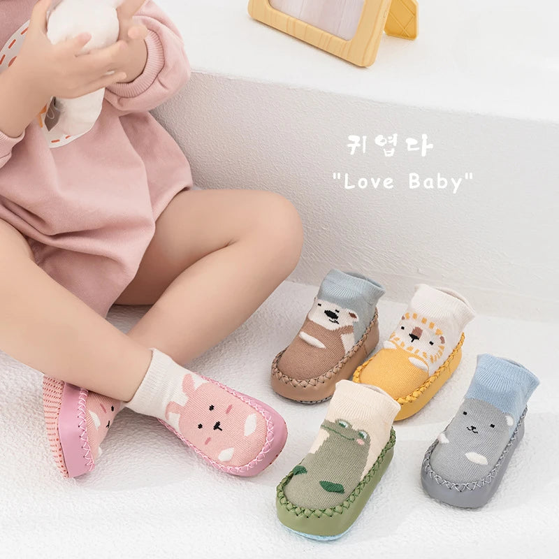 New Baby Anti Slip Walking Shoes for Infants and Toddlers Glued Anti Slip Floor Boat Socks Low Top Cartoon Leather Sole Socks